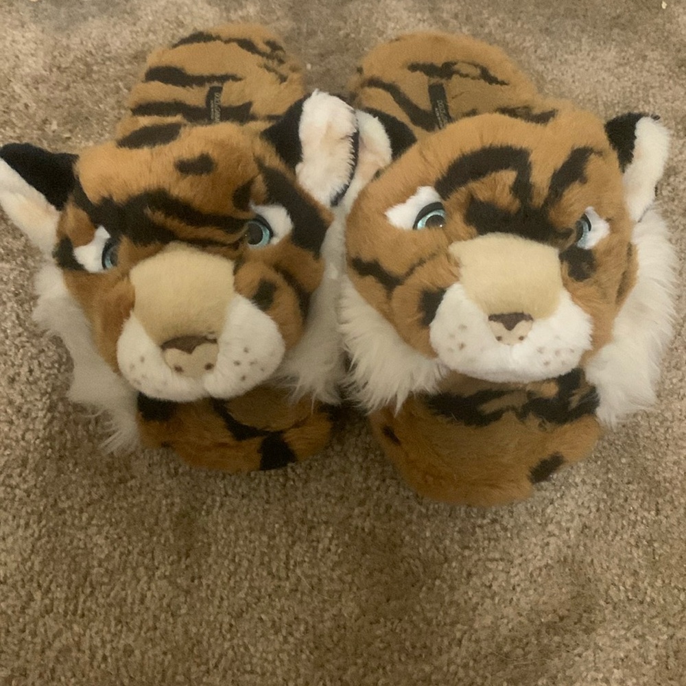 Dolce & Gabbana Tiger Print Loafers